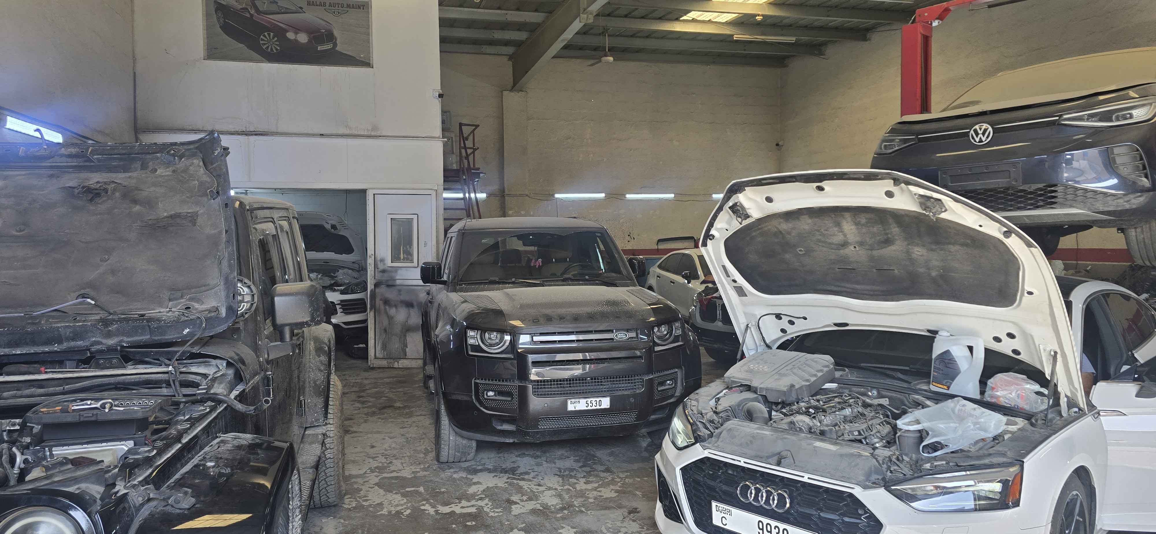 MAHMOUD ALHAJI متخصص كهرباء