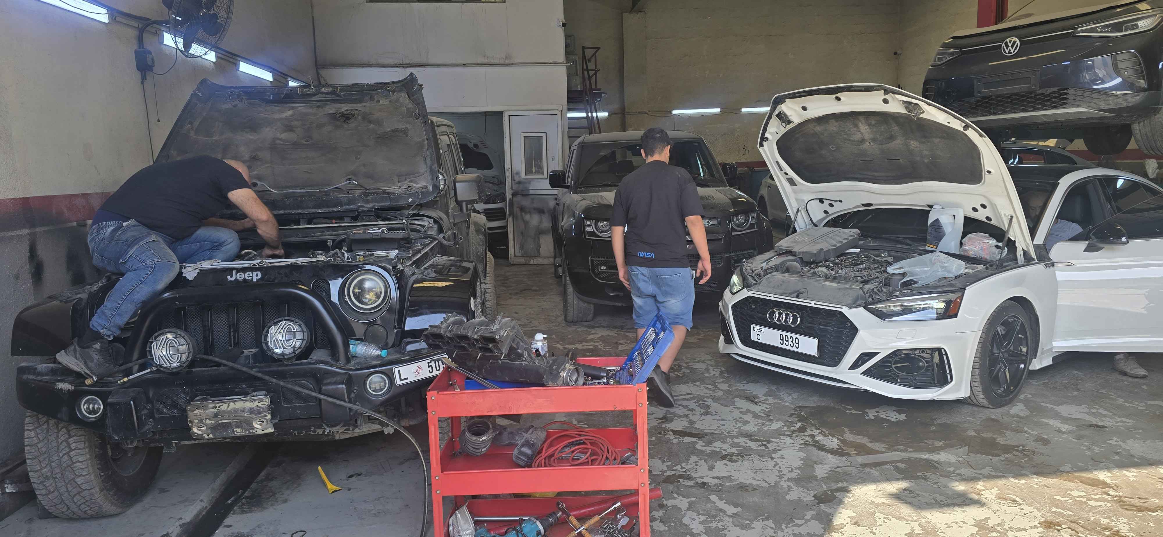 MAHMOUD ALHAJI متخصص كهرباء